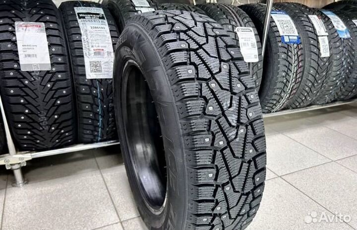 Pirelli Winter Ice Zero 195/60 R15 88T