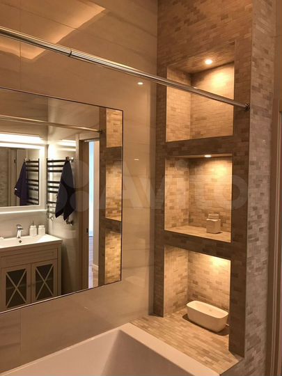 2-к. квартира, 70,4 м², 2/4 эт.