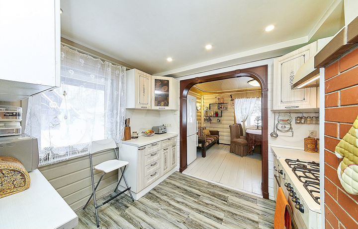 Дом 190 м² на участке 24 сот.