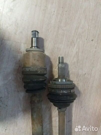 Привод Лада Приора 2012г