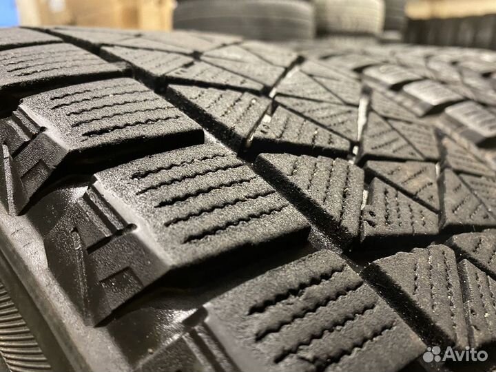 Bridgestone Blizzak DM-V2 225/65 R17 102S