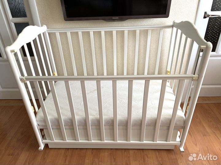 Кровать с матрасом 120х60 в хорошем состоянии