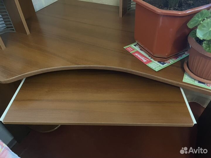 Компьютерный стол