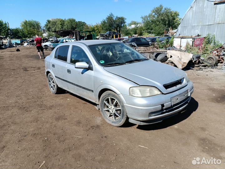 Задняя левая обшивка двери opel astra-G