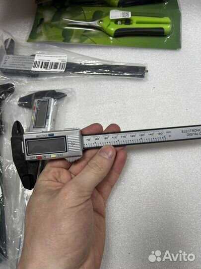 Штангенциркуль цифровой