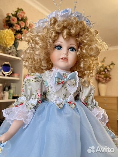 Фарфоровая куколка Leonardo Collection