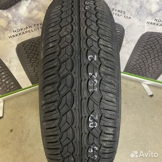 Yokohama Parada Spec-X PA02 285/35 R23 V