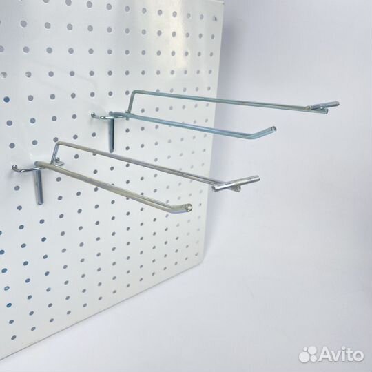 Крючок на перфорацию одинарный с ценникодержателе