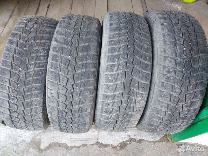 Kumho Power Grip KC11 215/65 R16 109C