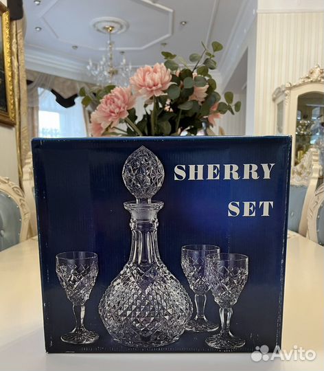 Хрустальный набор:Графин(штоф), рюмки Богемия