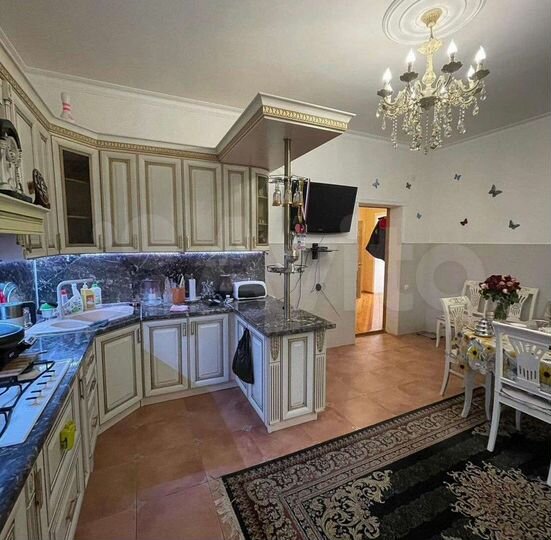 Дом 190 м² на участке 6 сот.