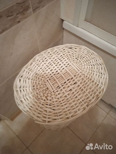 Корзина для белья из искусственного ротанга