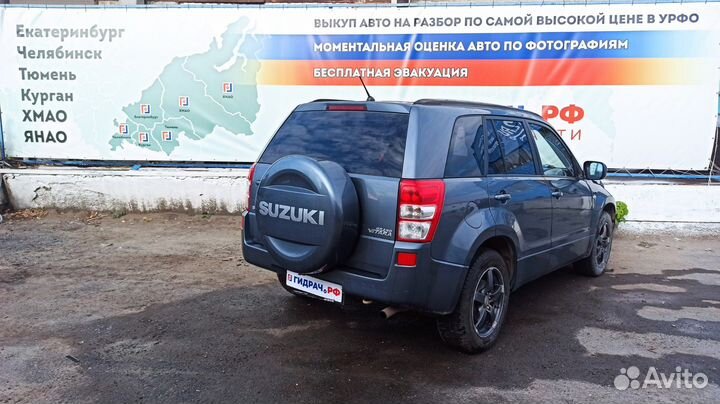Стекло двери передней правой Suzuki Grand Vitara