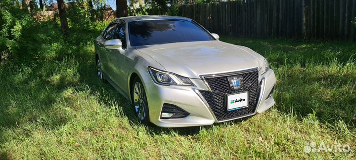 Toyota Crown, 2016