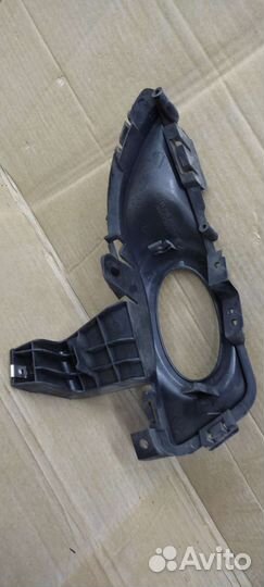 Накладка туманки левая mazda 3 15-216-2010L