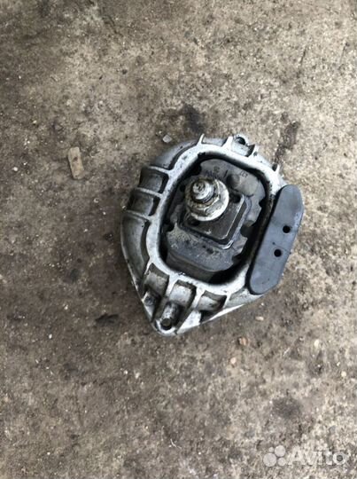 Подушка двигателя бмв Х1 е84 N46NB20