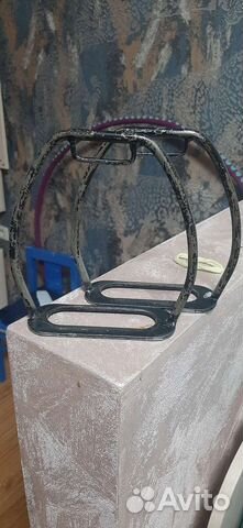 Стремена для лошади