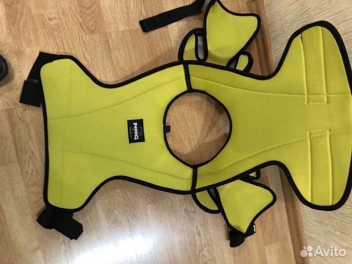 Нагрудник хоккейный взрослый размер м