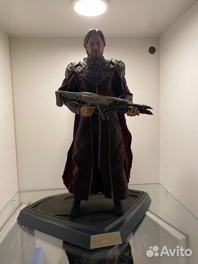 Hot toys фигурки (генерал Зод и Джор Эл)