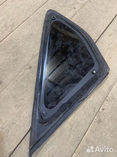 Форточка глухая задняя Ford Focus 3