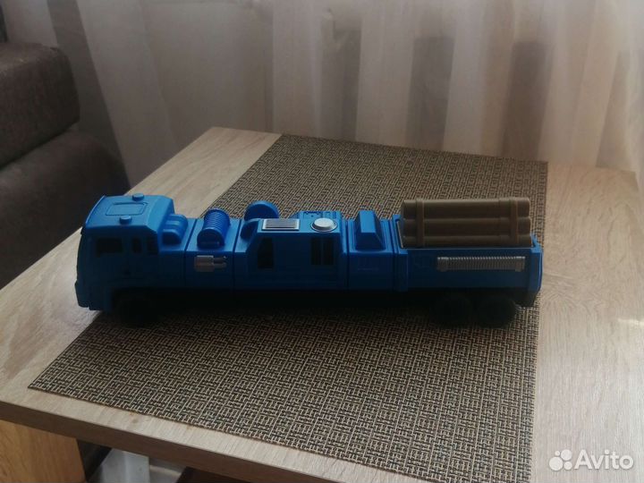 Модель трактор, самолёт и военная машина