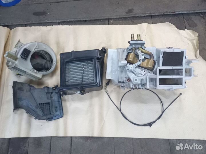 Печка на Митсубиси Делика PD8W. PE8W