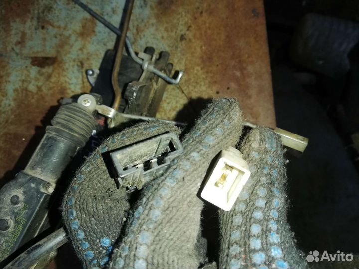 Замок двери Нива Шевроле