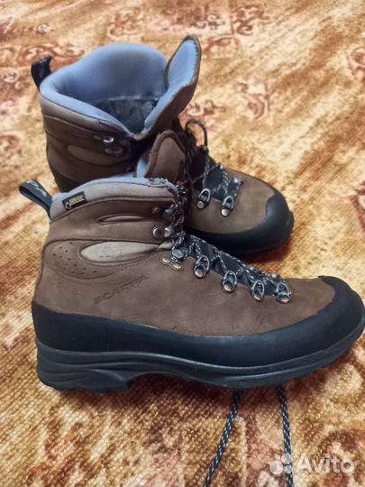 Горные ботинки