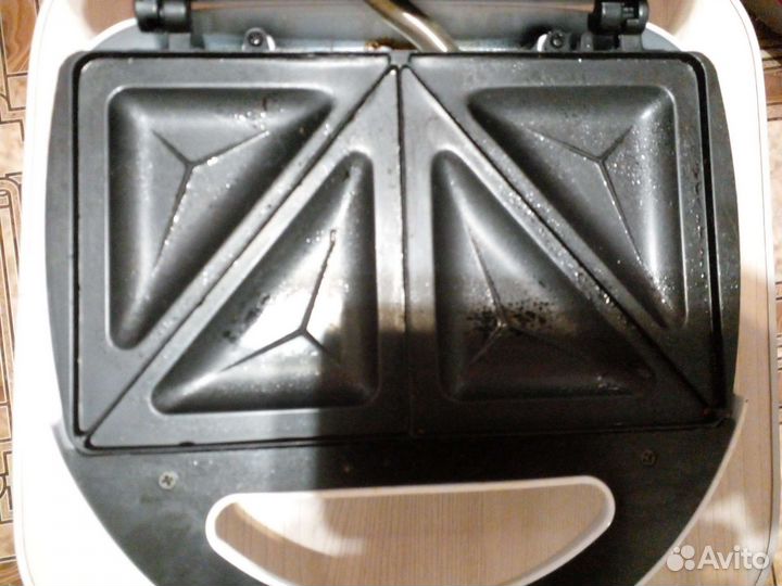 Сендвичница