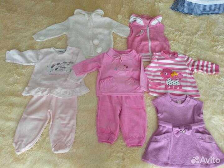 Для малышки костюмчики и толстовки