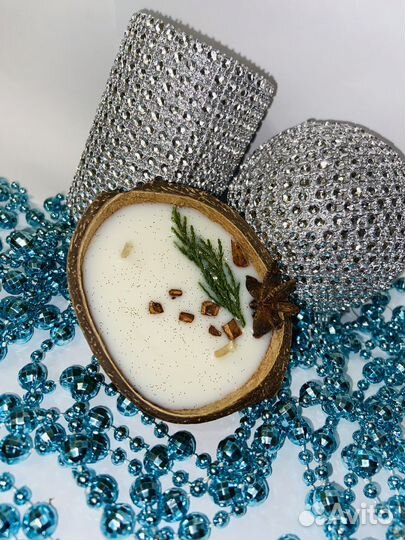 Свечи в кокосе