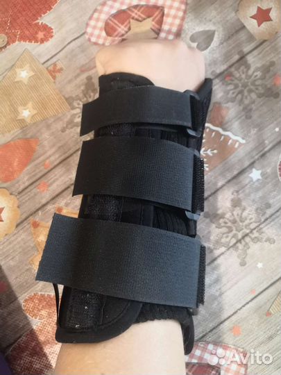 Бандаж на лучезапястный сустав