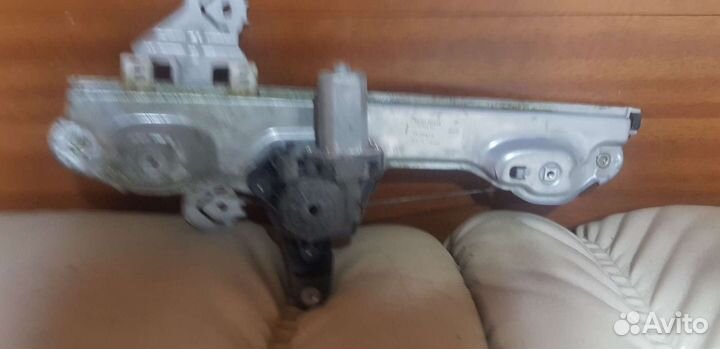 Стеклоподъемник задний Nissan Sentra B17 HR16DE