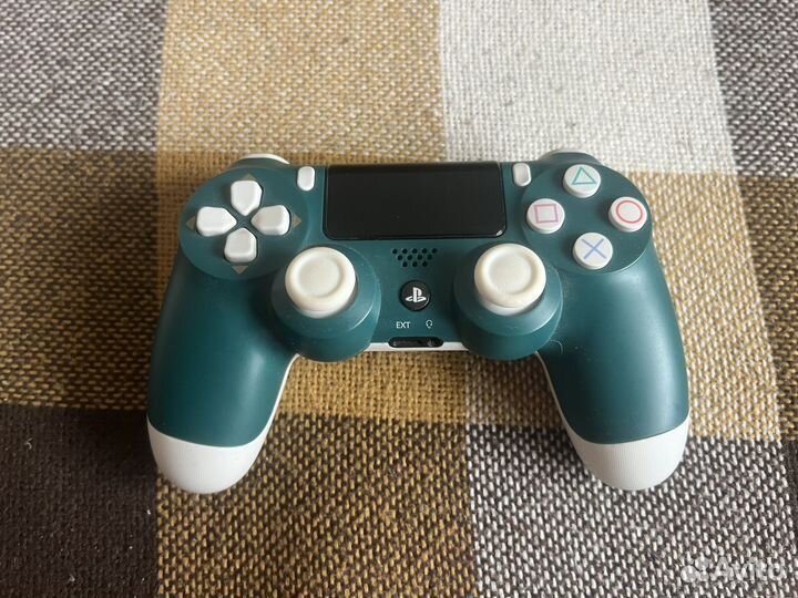 Джойстик PlayStation 4 глючит