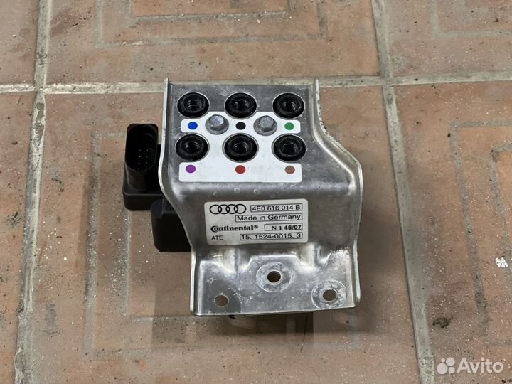 Клапана пневмо подвески Audi S8 A8 D3