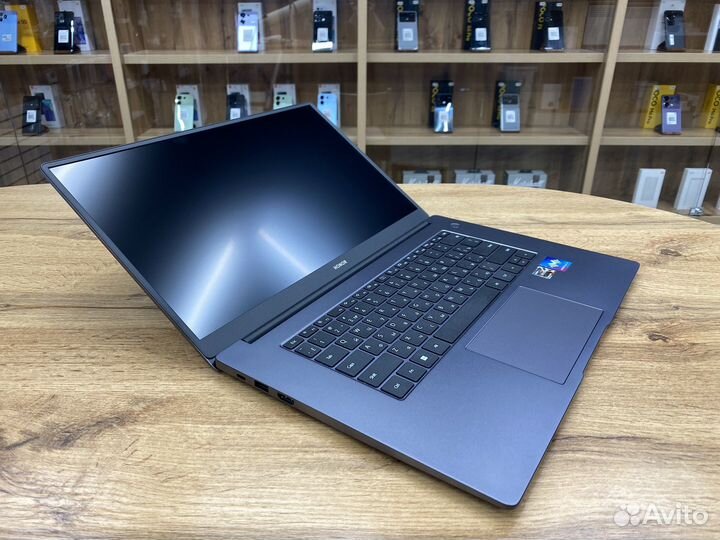 Honor MagicBook 15 16/512 (r-5 5500U)