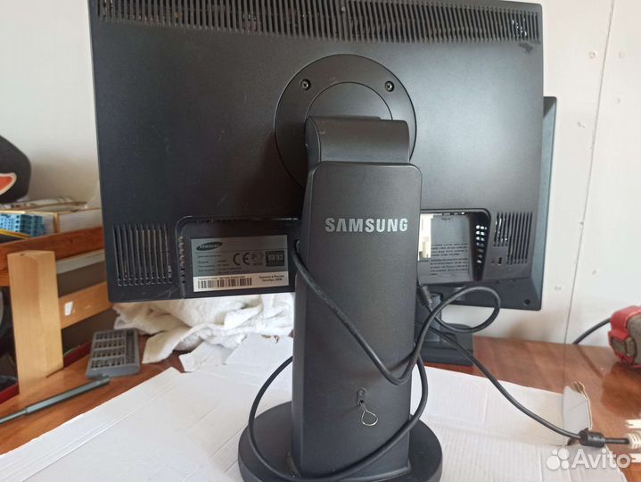 Монитор Samsung