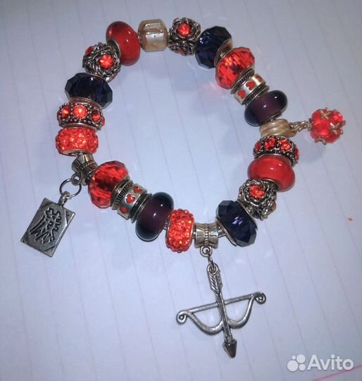 Браслет с шармами