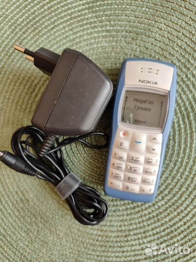 Телефон Nokia 1100