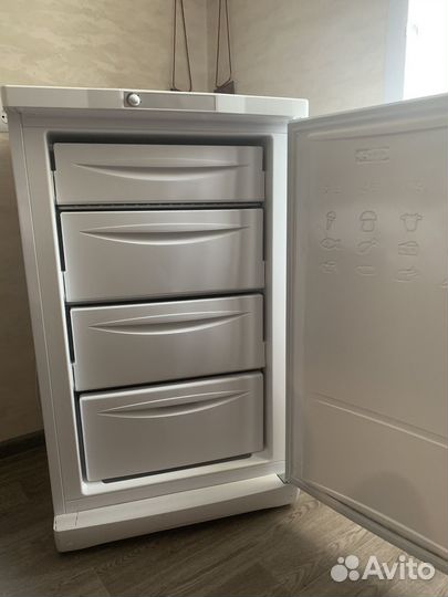 Новая морозильная камера indesit