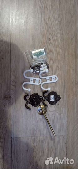 Крючки для одежды