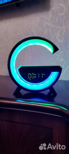 Колонка с беспроводной зарядкой и с подсветкой
