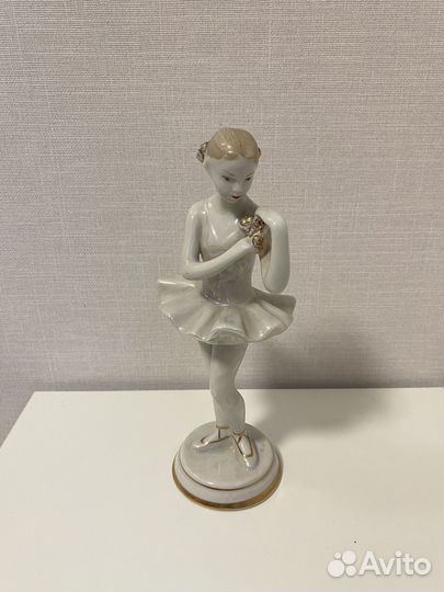 Статуэтка Балерина с цветком. дфз Вербилки