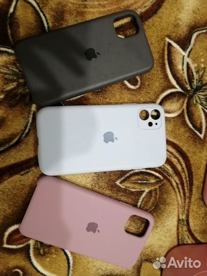 Чехлы на iPhone 11