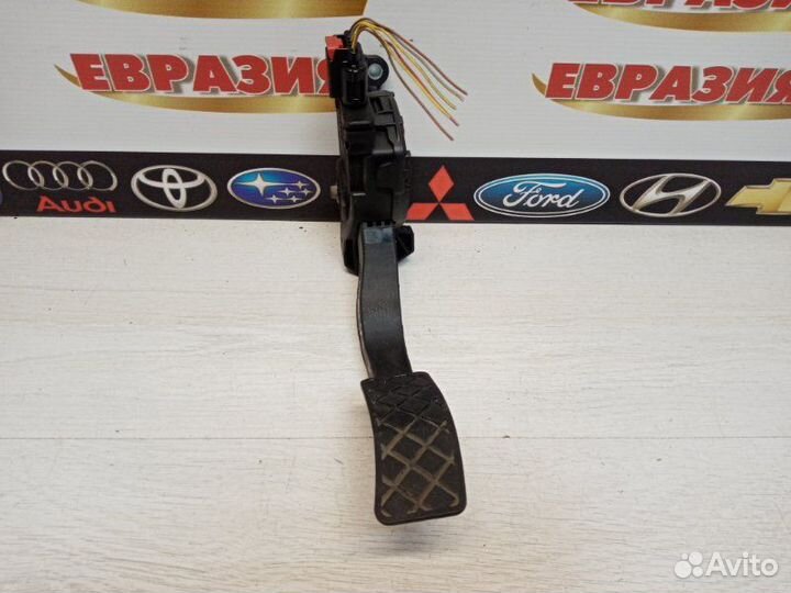 Педаль газа Audi A4 B8 cdhb 2010