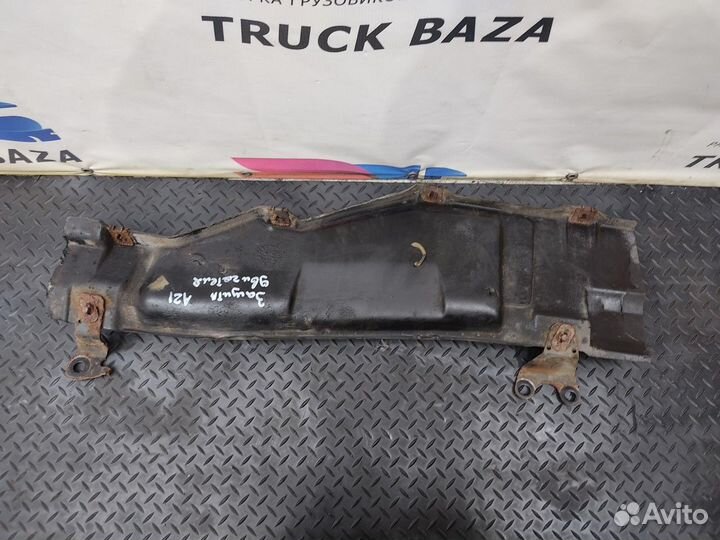 9425201723 Защита двигателя правая