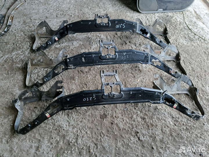 Рамка радиатора Mercedes w220