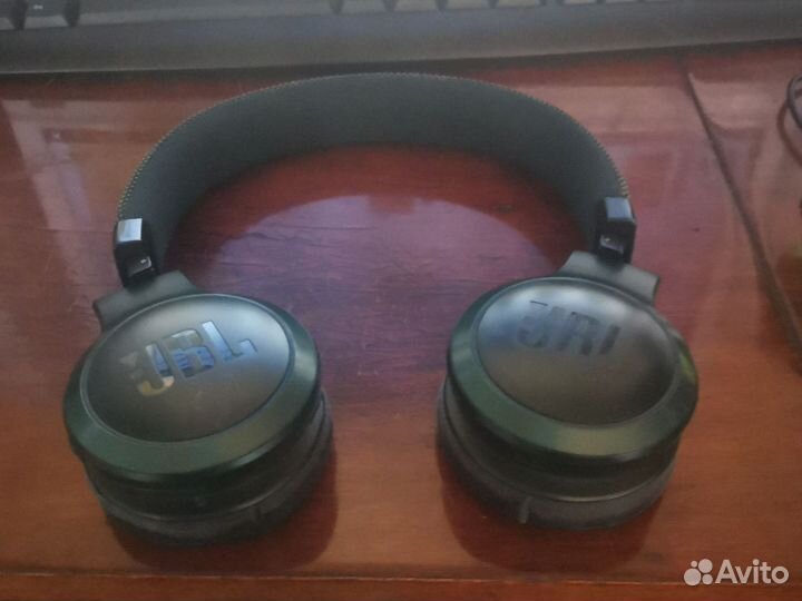 Беспроводные наушники jbl live400bt