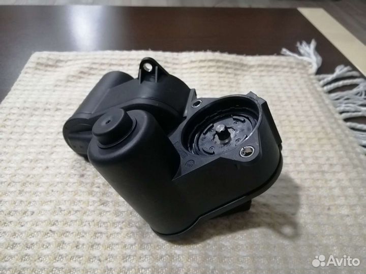 Моторчик суппорта VW Passat B6 3C0998281B 6-зубцов