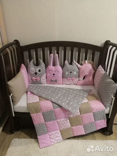 Комплект в кроватку бортики+лоскутное одеяло